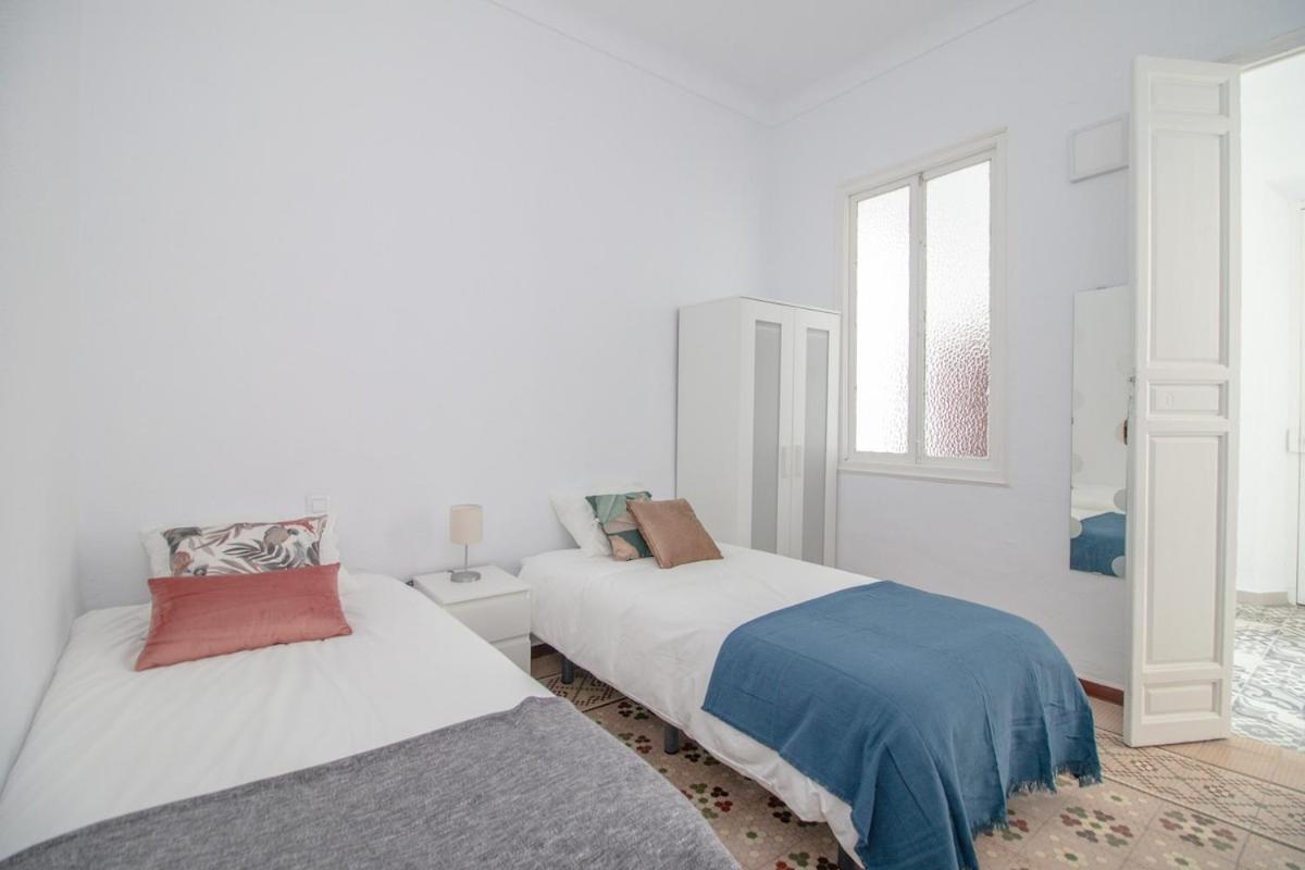 C11 - Cosy 7 Bedrooms In Plaza Merced Malaga Ngoại thất bức ảnh