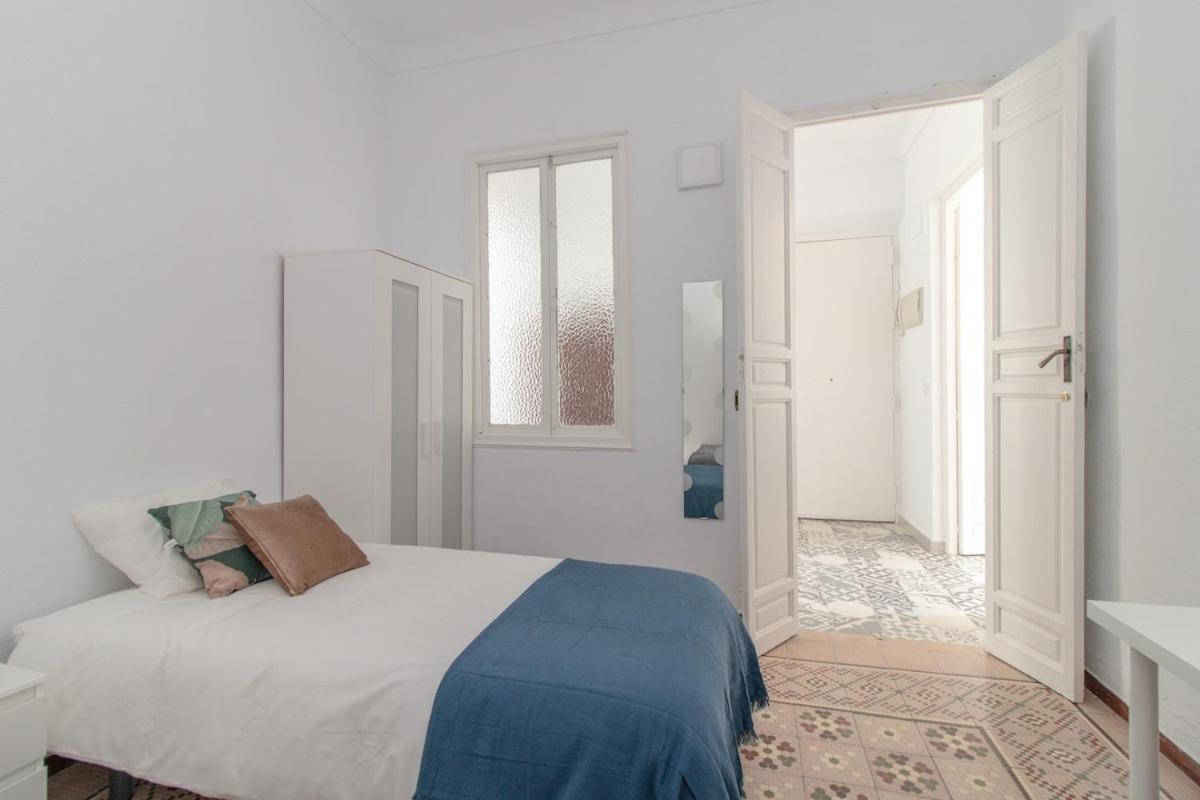 C11 - Cosy 7 Bedrooms In Plaza Merced Malaga Ngoại thất bức ảnh